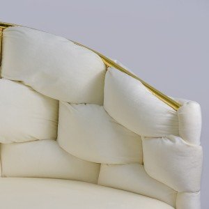 Scaun living crem din catifea cu cadru aurit și design împletit BUC 251 Scaun living crem din catifea cu cadru aurit și design împletit BUC 251