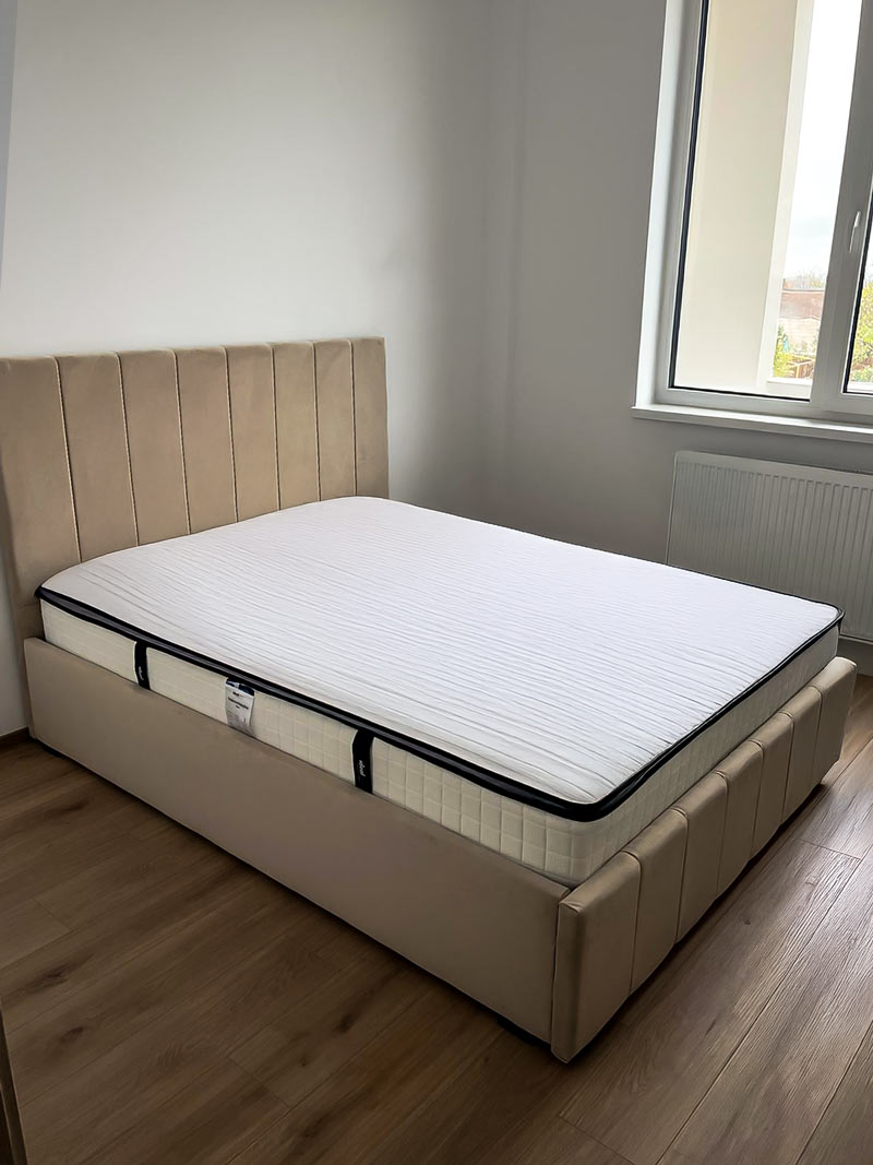 Saltea ergonomică cu straturi vizibile Saltea de calitate pentru un somn odihnitor