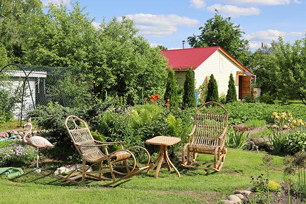 amenajare-terasa-exterioara-balansoare-pentru-gradina-leagan